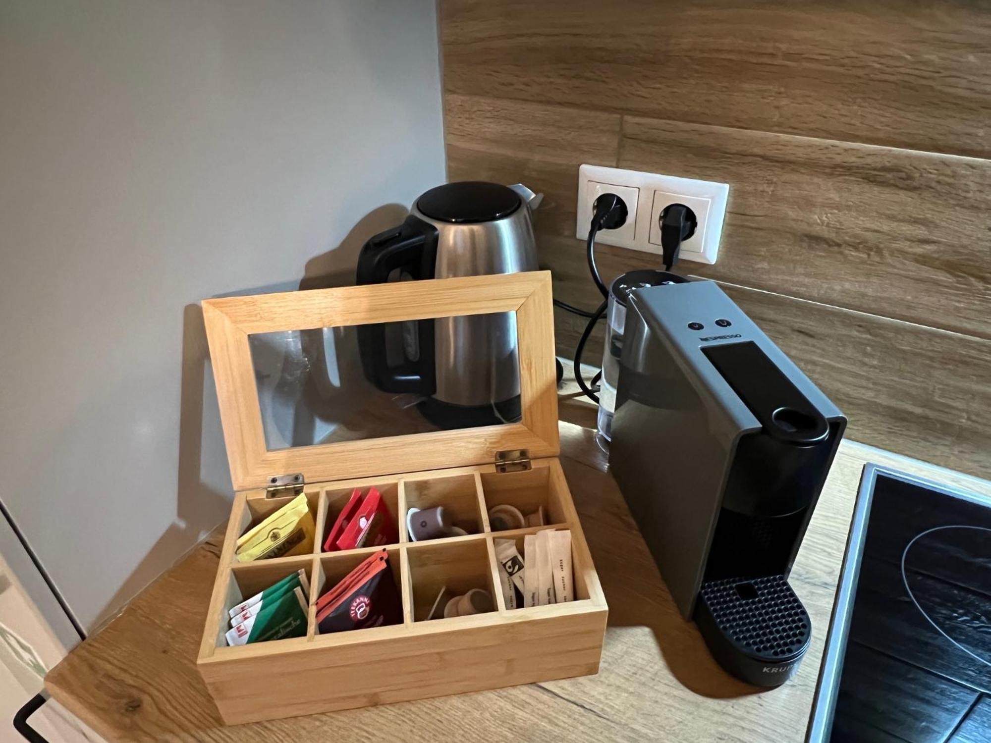 Kranich Mit 3 Zimmern, Infrastrukturlage Hh Langenhorn, Naehe Airport, Boxspringbetten Und Arbeitsplaetzen Mit Glasfaser Wlan *